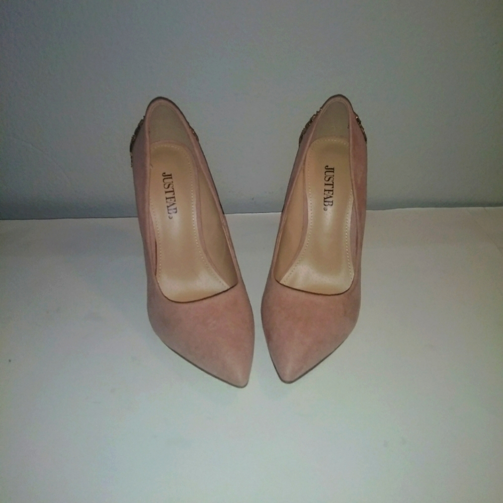 High heel pumps